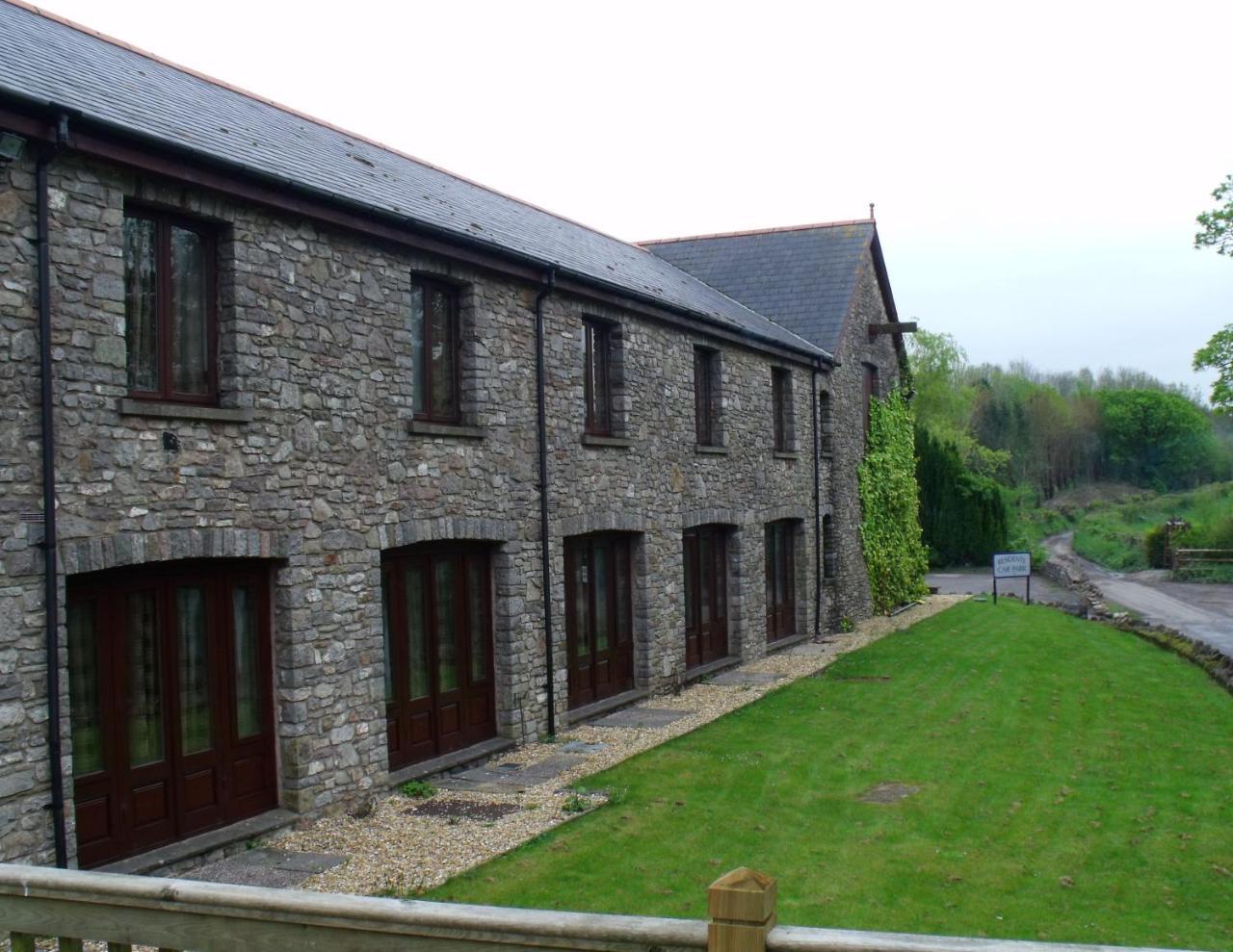 St Mary'S Hotel Golf & Country Club Pencoed Exterior foto